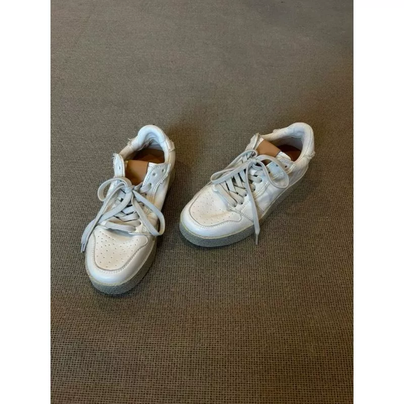 真皮休閒鞋DANDT時尚真皮復古沖孔繫帶小白鞋（25 JAN TA）同風格請在賣場搜尋-歐美女鞋