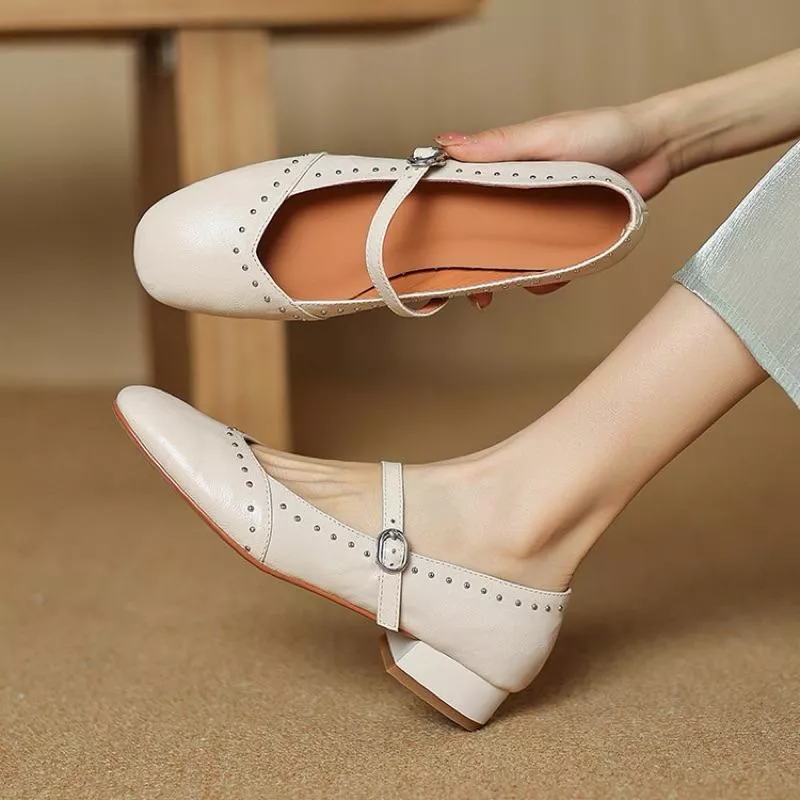 真皮低跟鞋DANDT時尚羊皮卯釘一字帶低跟鞋（25 FEB LON）同風格請在賣場搜尋-歐美女鞋