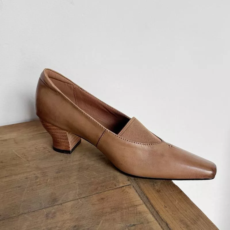 真皮跟鞋DANDT時尚牛皮法式復古方頭鬆緊木紋跟鞋（25 FEB LON）同風格請在賣場搜尋-歐美女鞋