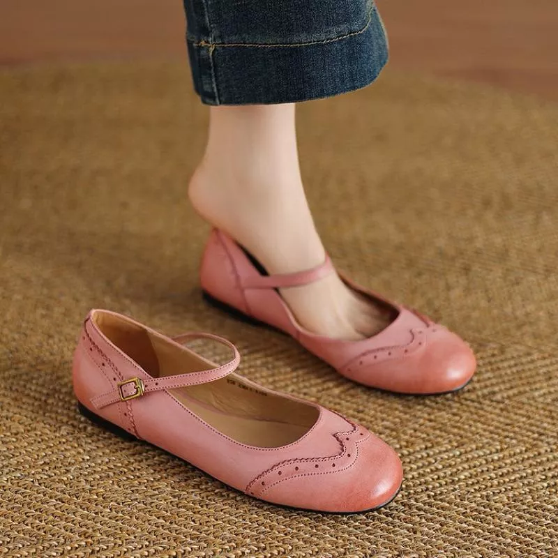 真皮娃娃鞋DANDT時尚牛皮雕花一字帶馬卡龍單鞋（25 APR LON)同風格請在賣場搜尋-歐美女鞋