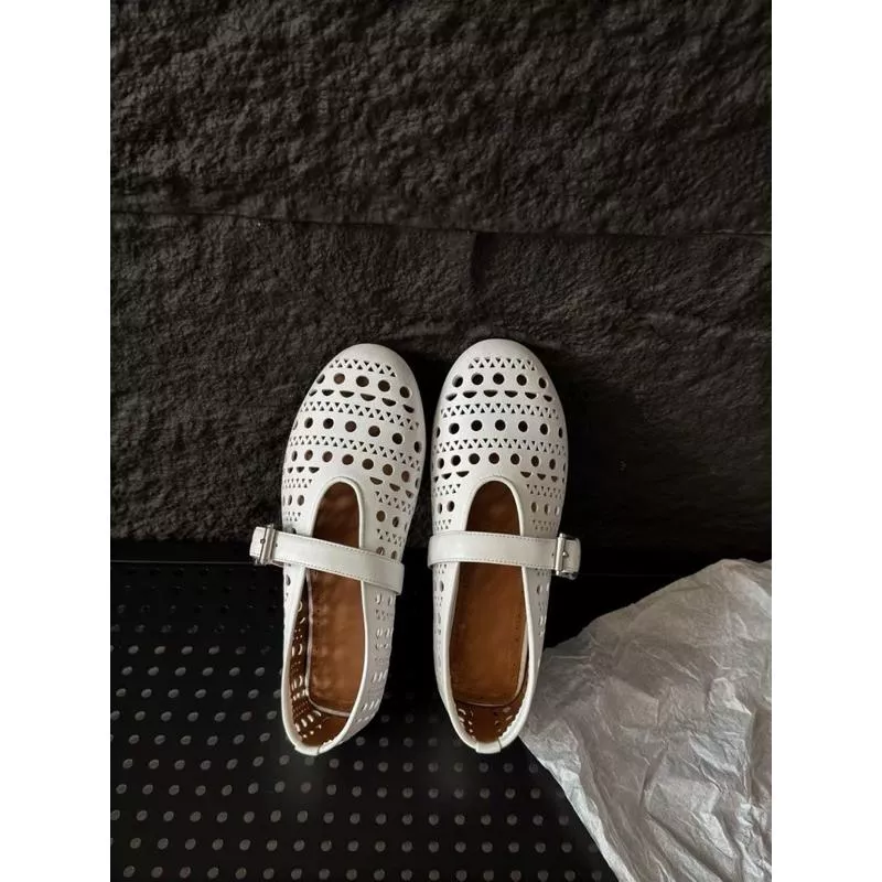 真皮單鞋DANDT時尚小羊皮雕花瑪莉珍圓頭平底鞋（25 MAY LUC)同風格請在賣場搜尋-外銷女鞋