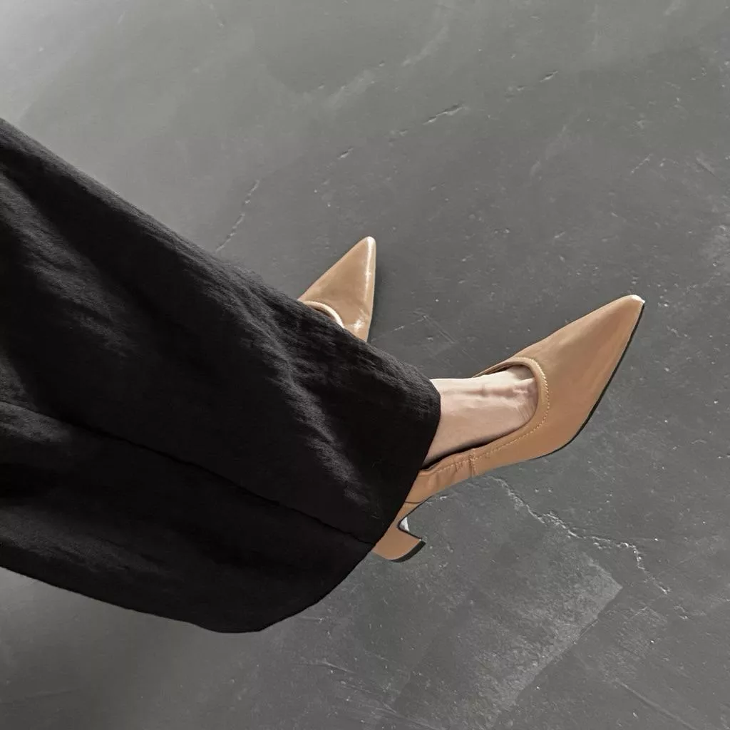 真皮跟鞋DANDT時尚牛皮尖頭鬆緊通勤辦公室粗跟鞋（25 SEP LON)同風格請在賣場搜尋-歐美女鞋