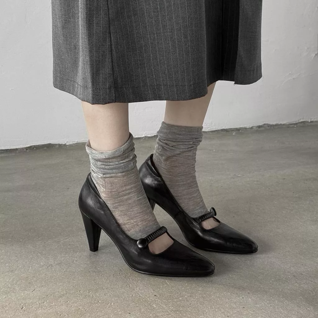 真皮跟鞋DANDT時尚油蠟牛皮復古一字帶鏤空跟鞋（25 AUG LON)同風格請在賣場搜尋-歐美女鞋