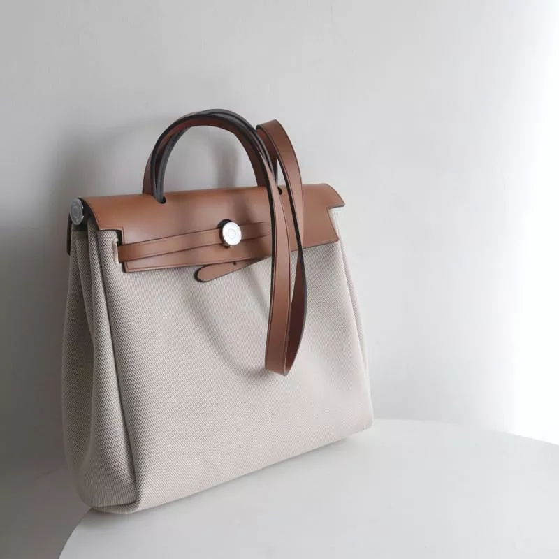 DANDT 經典耐看~四季通用~帆布配牛皮包內縫31cm凱莉包手提單肩斜跨包（23 JULY THU） 歐美包款