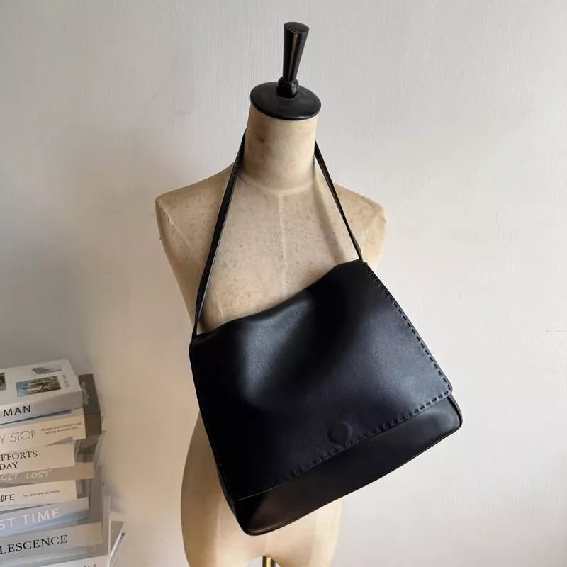 DANDT 軟軟糯糯真皮包~手縫腋下中古包羊皮包單肩包(23 JULY THU) 歐美包款