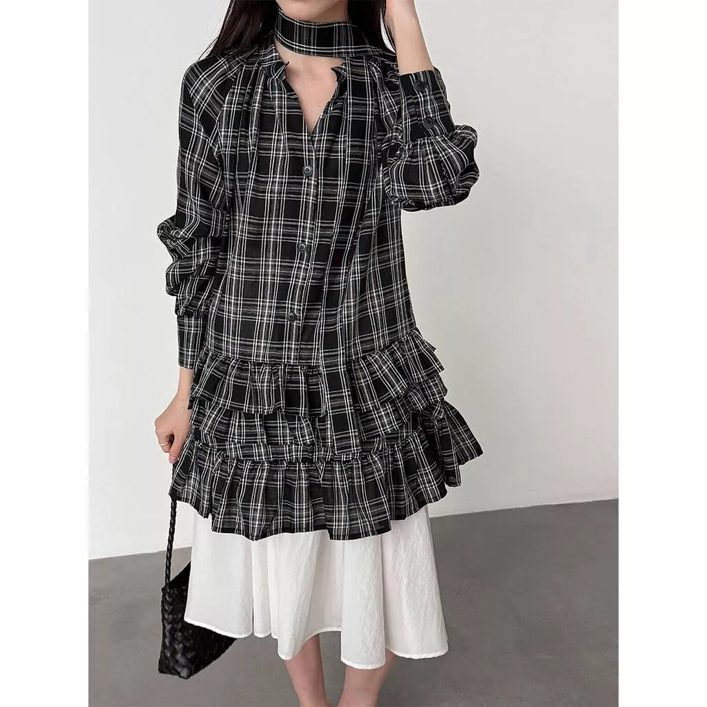 DANDT 韓系格紋荷葉邊V領繫帶小衫女26春季小衆設計疊穿連衣裙5210(26 MAR LUC)
