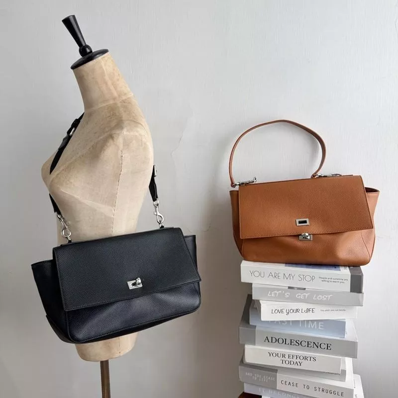 DANDT 韓版時尚洋氣真皮包~頭層牛皮鎖釦翻蓋大容量托特單肩斜跨包(23 JULY THU) 歐美包款