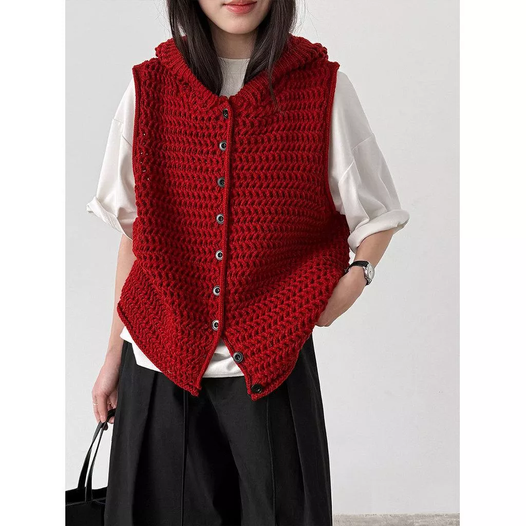 DANDT 韓系連帽針織馬甲女2026春節新款復古鏤空鉤花百搭背心ss983(26 MAR LUC)