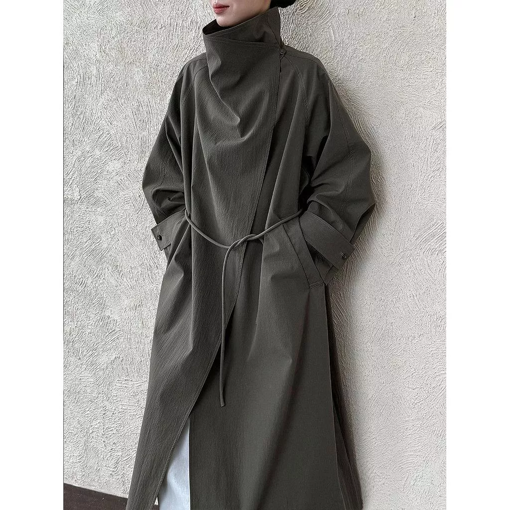 DANDT 英倫風立領風衣外套女秋季新款復古繫帶中長款寬鬆大衣3669(26 MAR LUC)