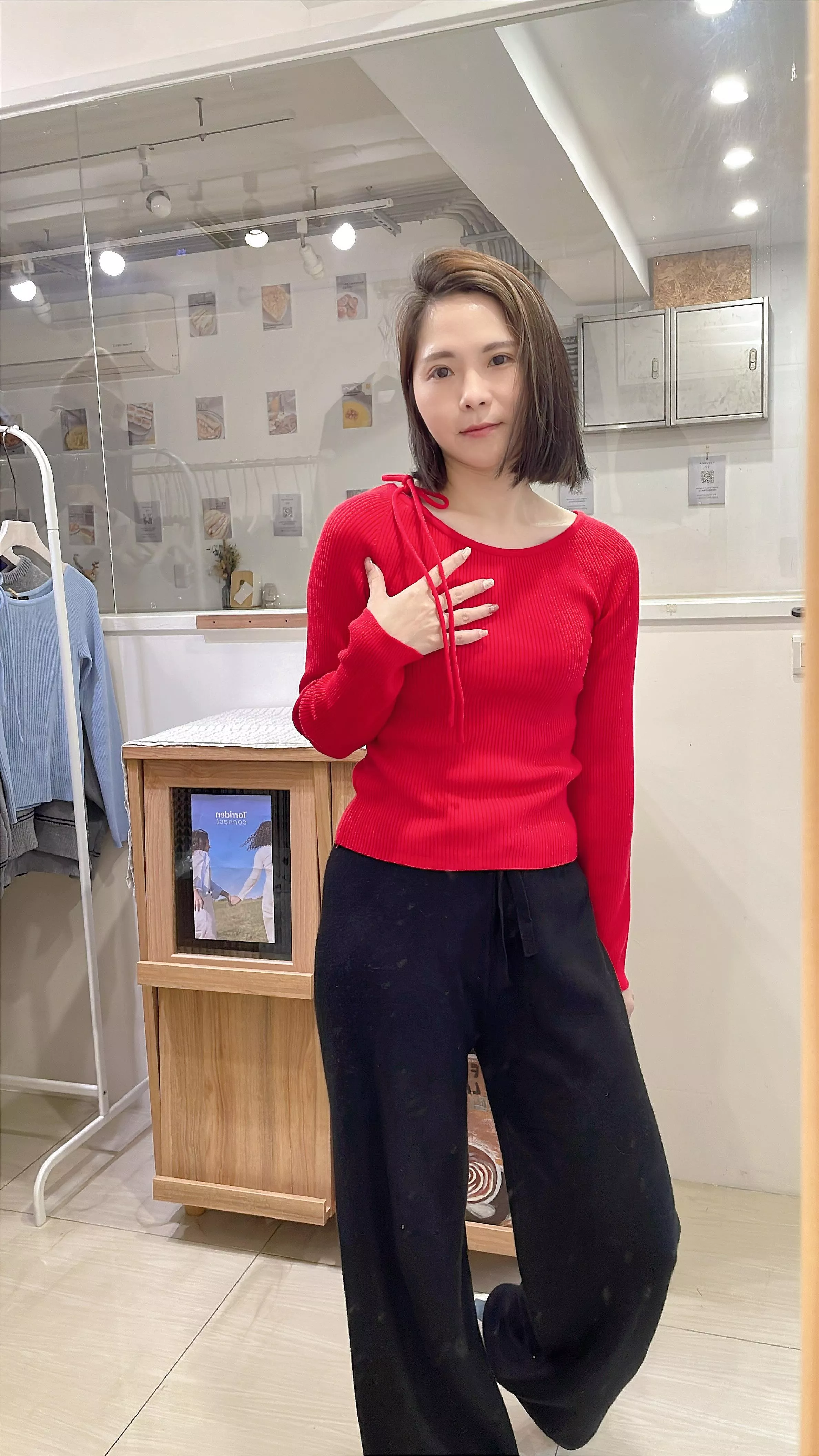 蝴蝶結綁肩上衣