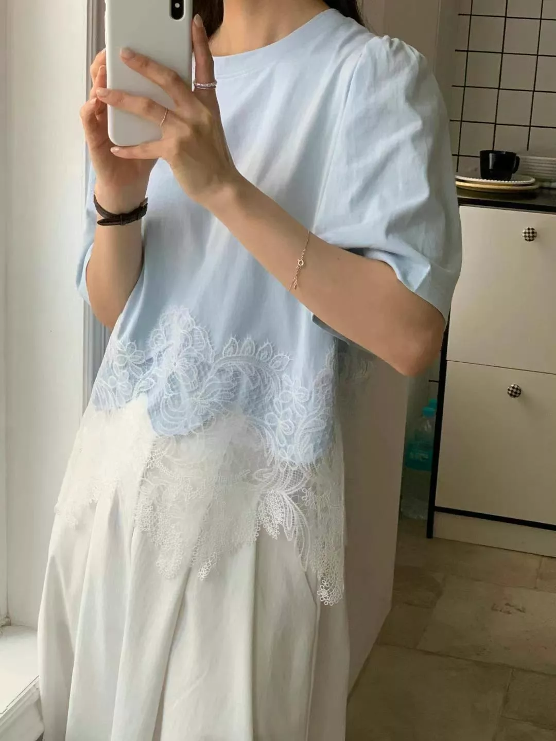 精美細緻蕾絲花邊上衣