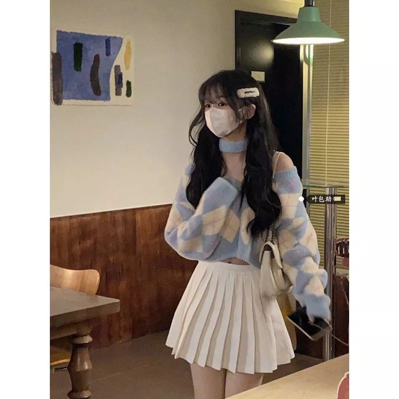 掛脖v領菱格設計針織衫