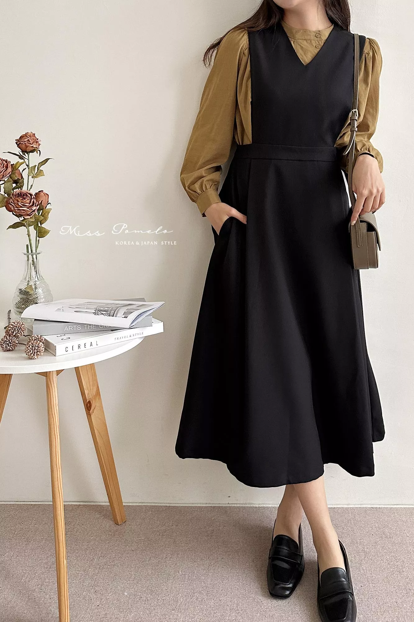 絕版孤品｜韓系高品質簡約設計感V領後鏤空口袋厚磅A字背心長裙