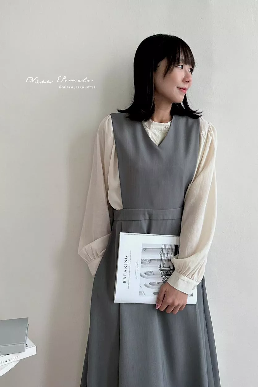 絕版孤品｜韓系高品質簡約設計感V領後鏤空口袋厚磅A字背心長裙