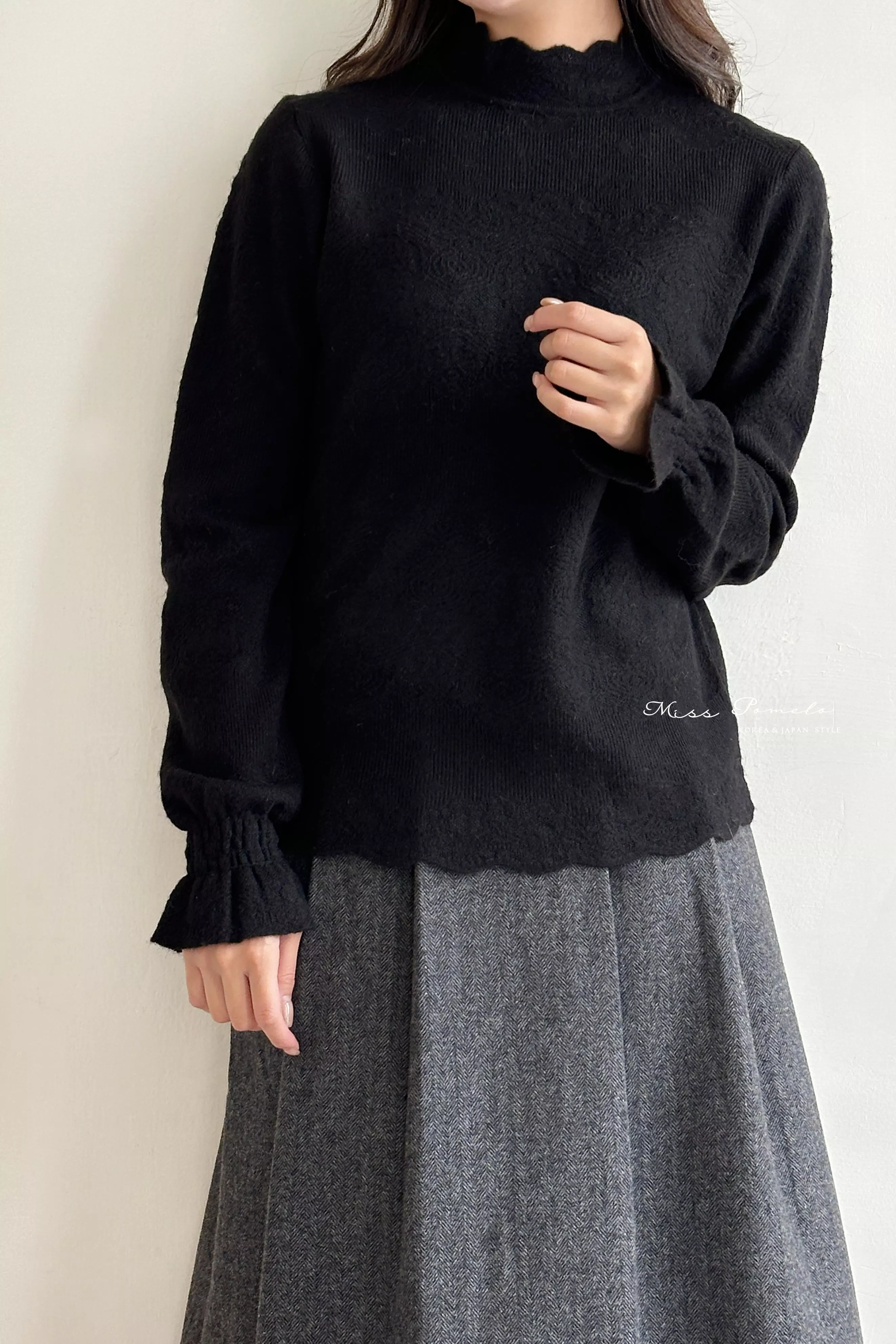 11月新品｜蕾絲提花。法式半高領巴洛克紋喇叭袖上衣