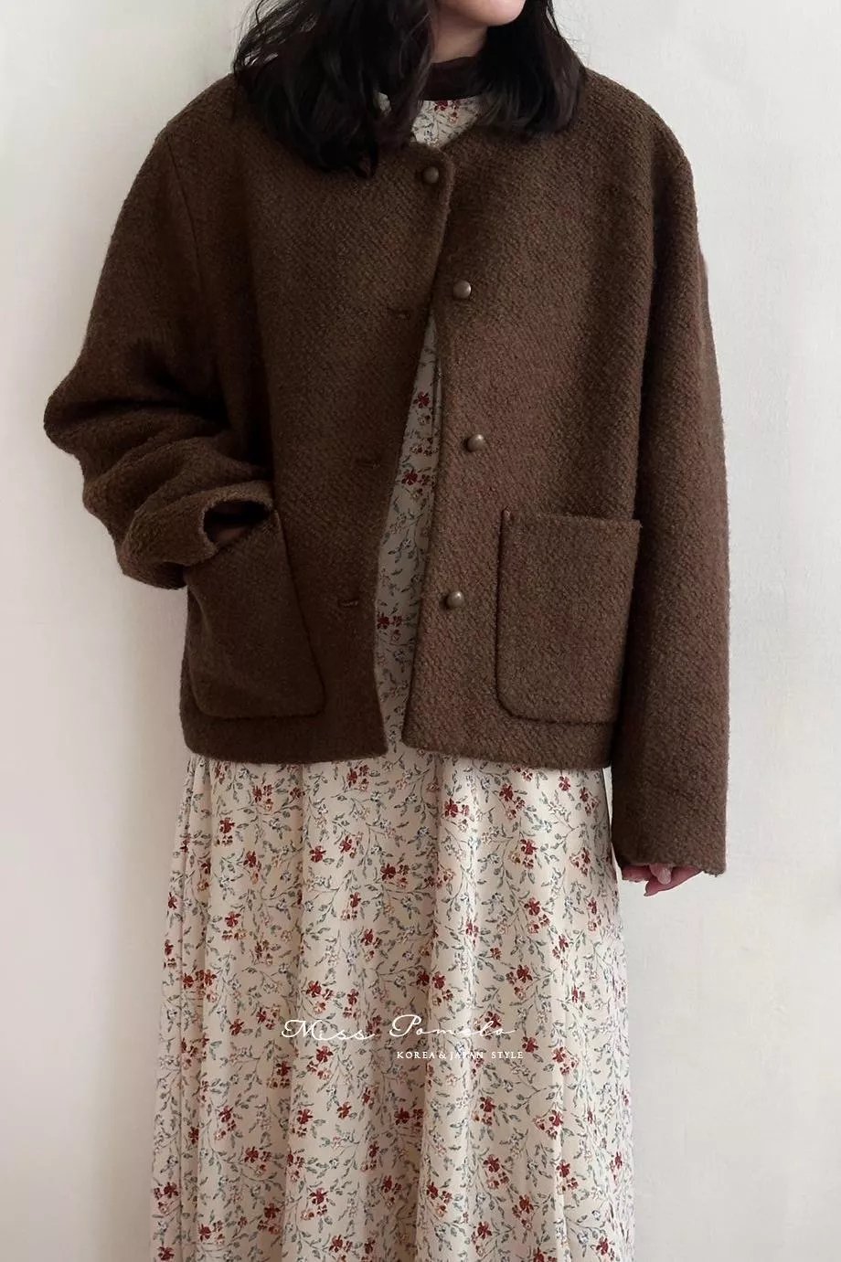 羊毛呢外套｜柔霧冬日。韓系溫暖圓領夾棉大口袋短版大衣外套。保暖外套