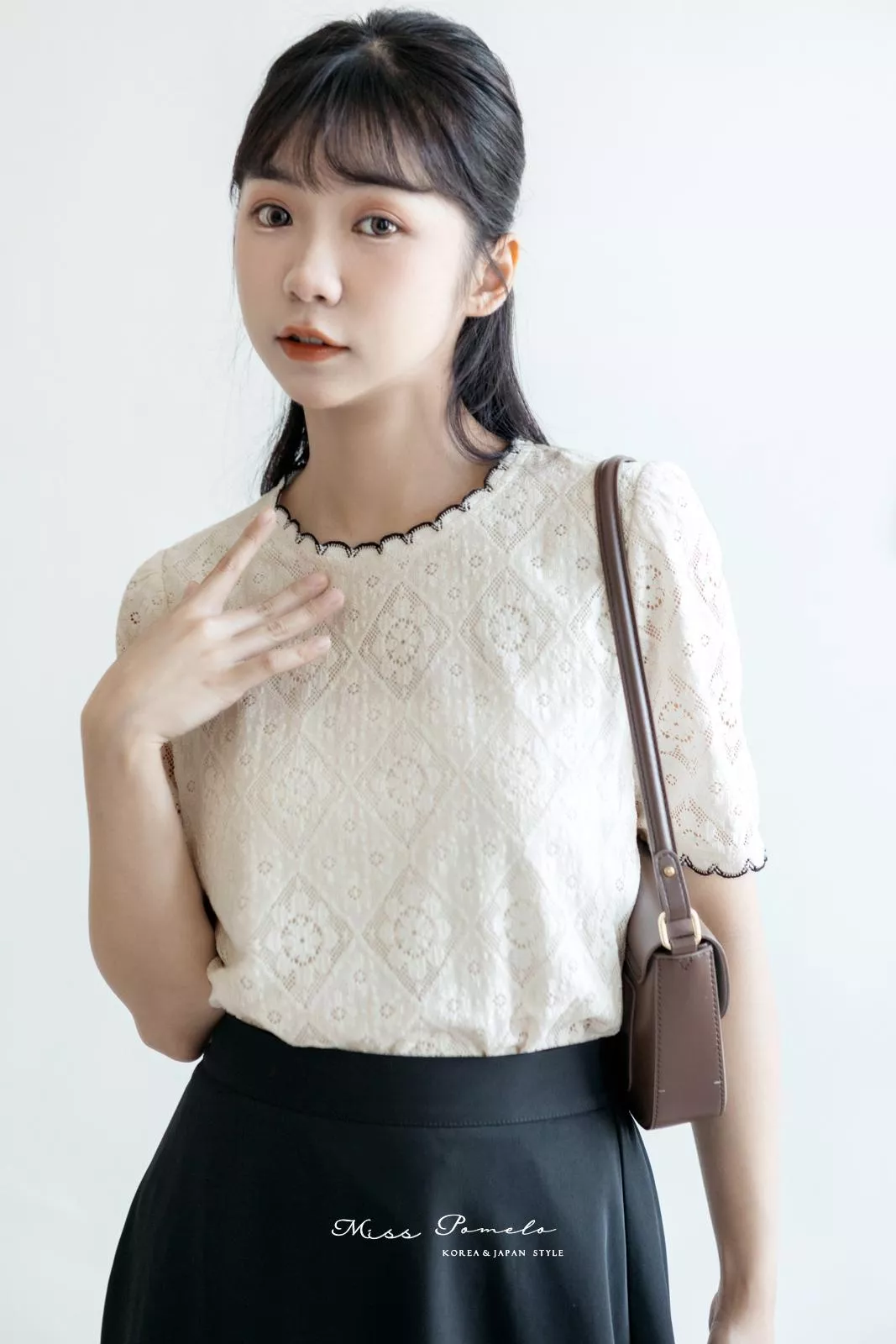 蕾絲上衣｜Lisette。法式浪漫溫柔撞色波紋短袖襯衫