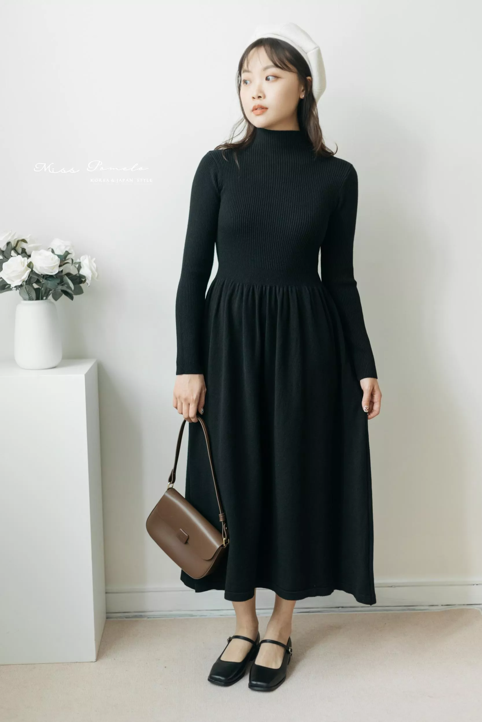 半高領針織長洋裝｜暖序篇章。法式復古簡約細坑條長袖連身裙（夜墨黑）