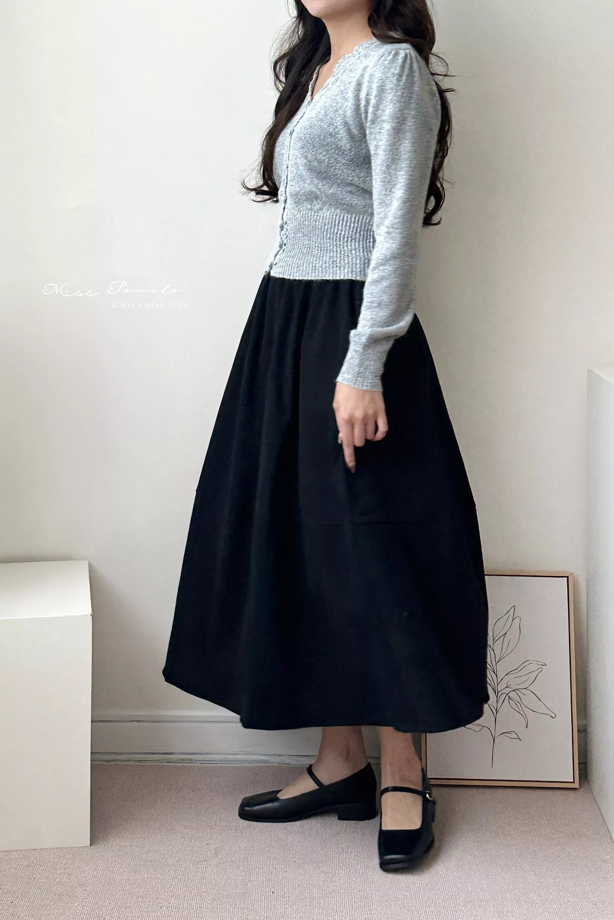 燈芯絨花苞A字裙｜冬日暖意。日系復古鬆緊高腰口袋長裙、傘裙（墨黑色）