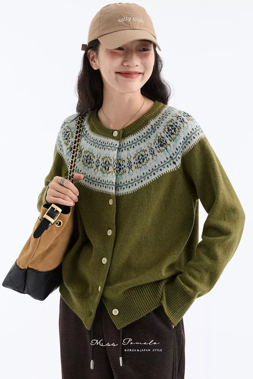 北歐提花針織外套｜Nordlys 北境之光．費爾島提花羊毛開襟外套（苔原綠）