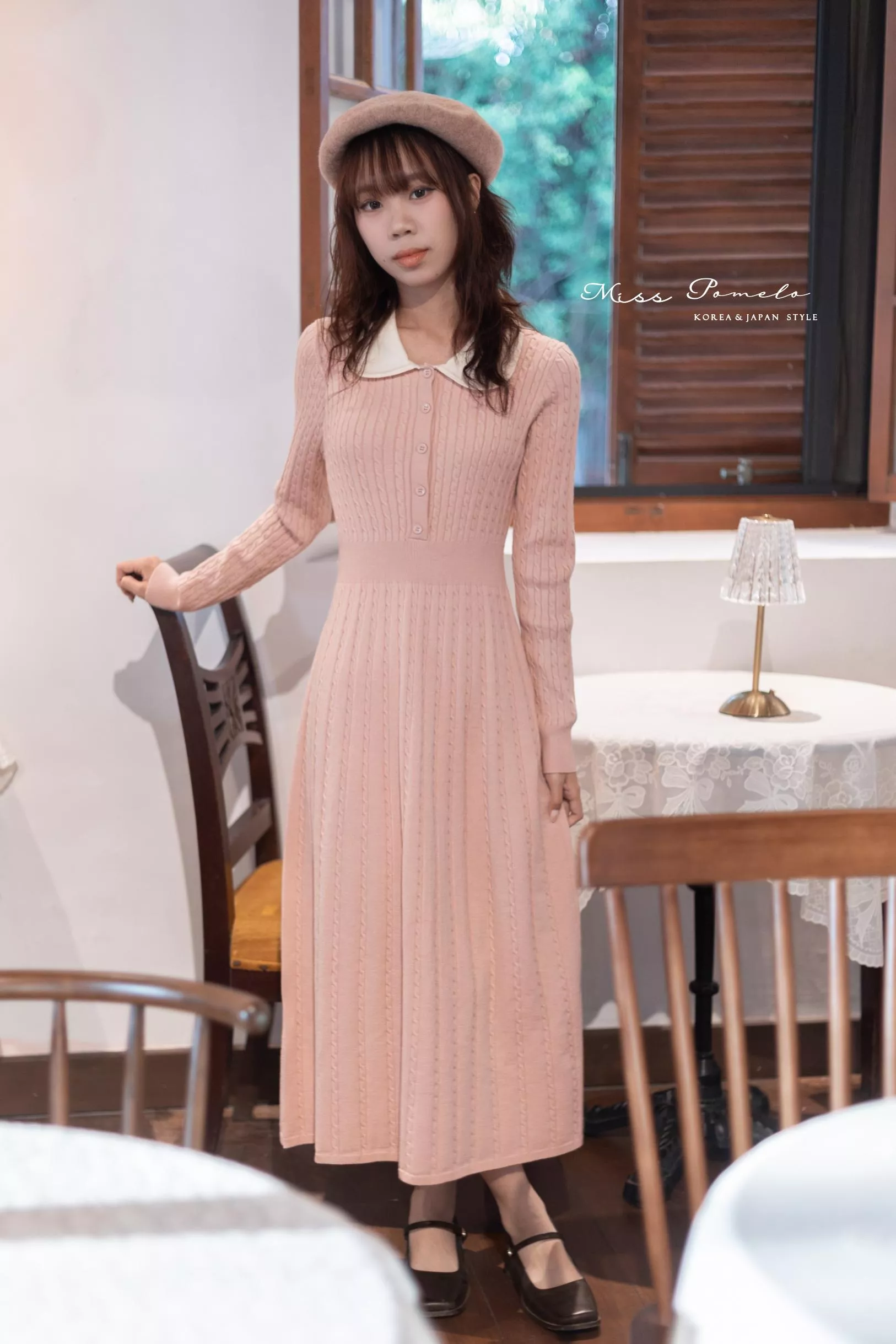 赫本風長袖洋裝｜Elegance Knit。法式復古撞色翻領顯瘦針織長洋裝（溫柔粉）