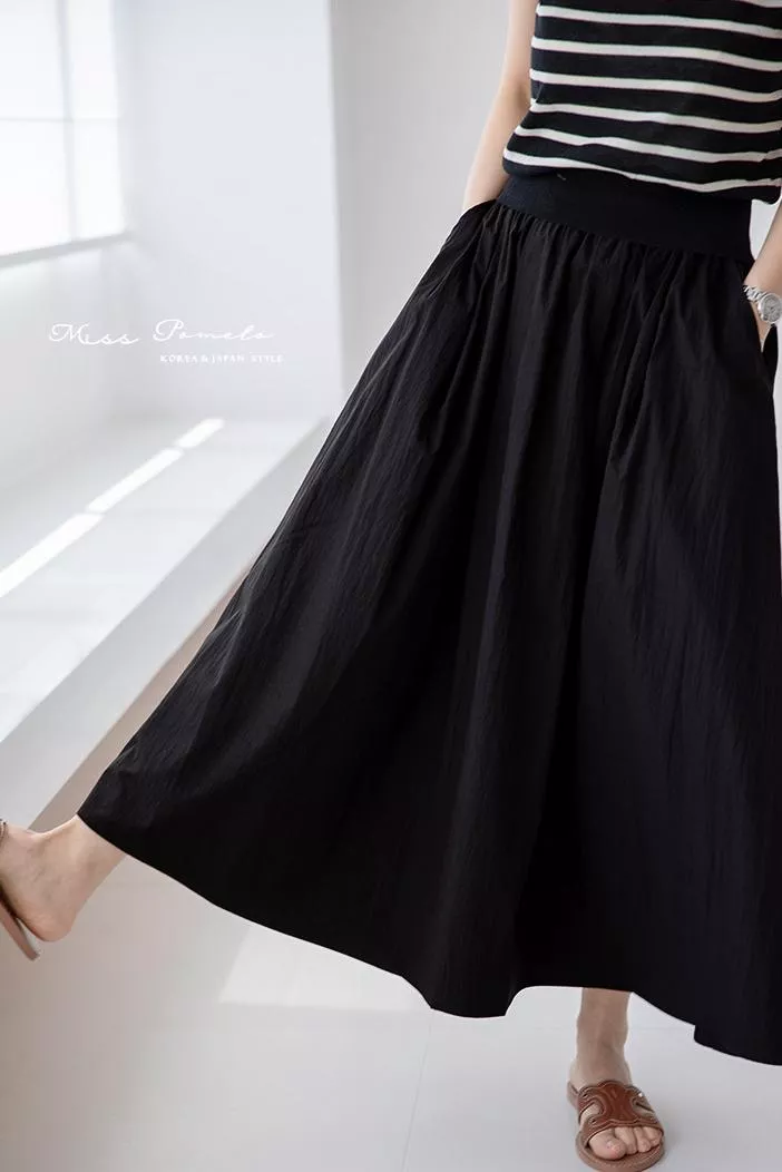 皺感肌理A字裙｜輕盈輪廓。法式經典慵懶鬆緊高腰口袋大裙襬長裙（墨夜黑）