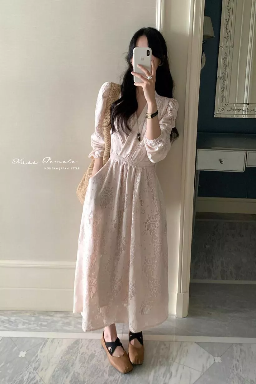 絕美蕾絲洋裝😍｜高級裸櫻粉🌸法式溫柔浪漫提花綁帶長袖洋裝。婚禮洋裝。A字裙
