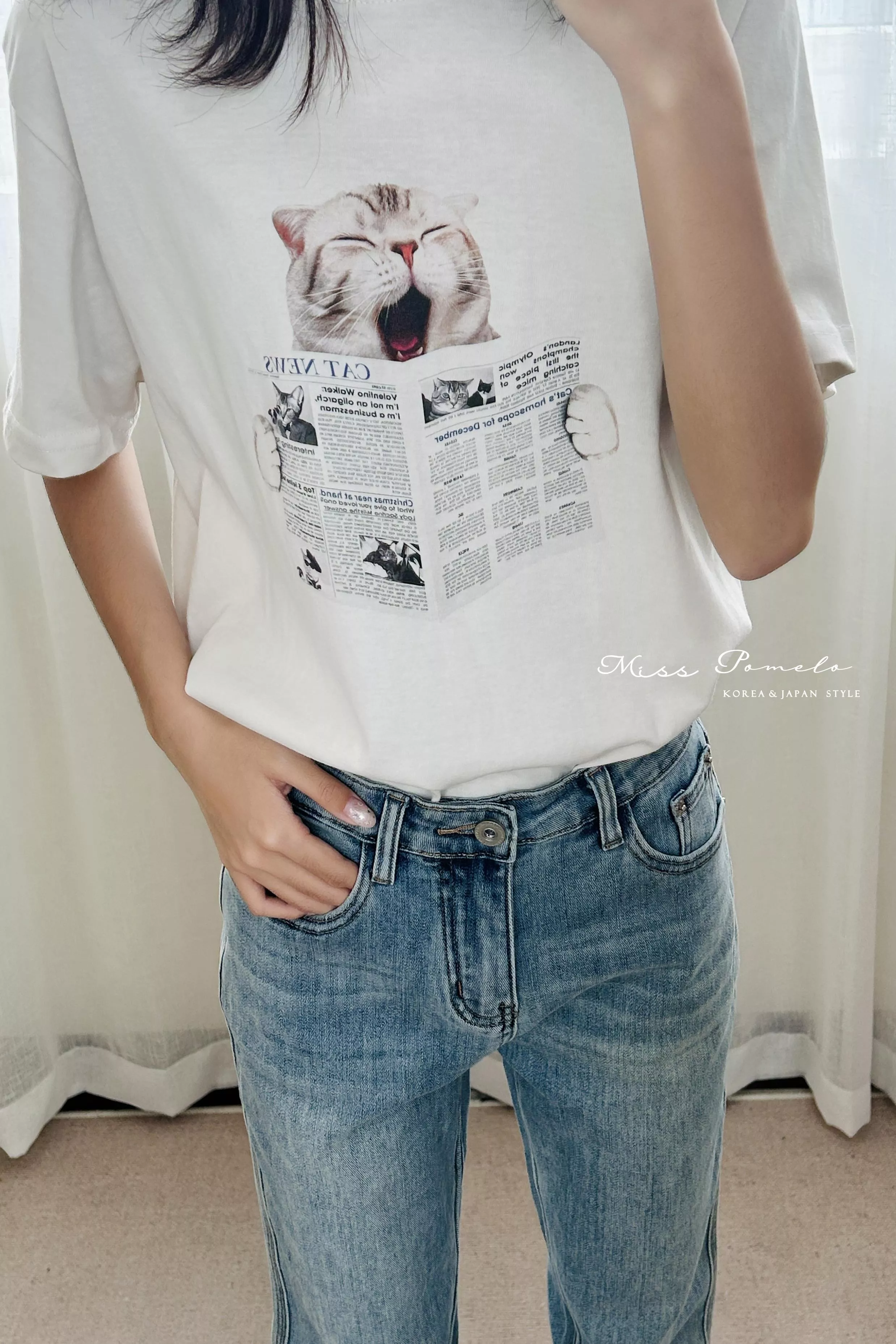 🐱貓咪短袖T恤｜Lazy Cat．看報紙看到打哈欠的喵；療癒印花棉Tee（奶陶白）