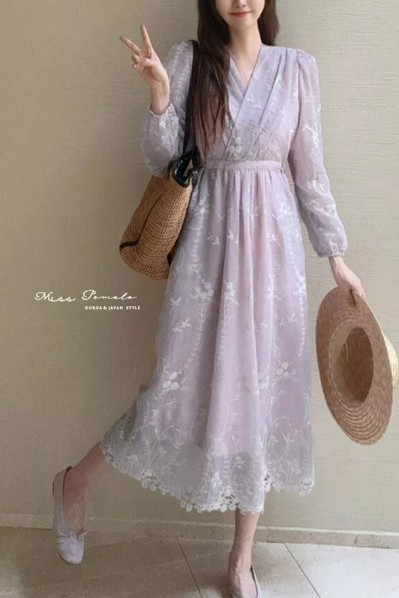 一眼心動刺繡洋裝😍｜鳶尾粉紫🪻法式復古質感藤蔓花卉繡花蕾絲長洋裝（鳶尾粉紫）