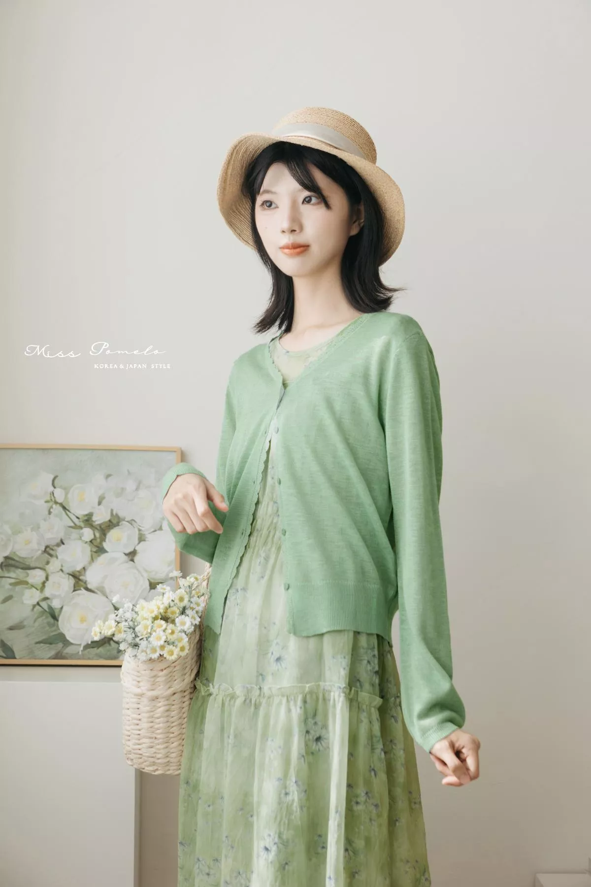 輕薄防曬外套｜夏日溫柔．日系甜美V領鈎花竹節紗針織外套。薄外套。透膚外套 ( 薄荷青綠 )