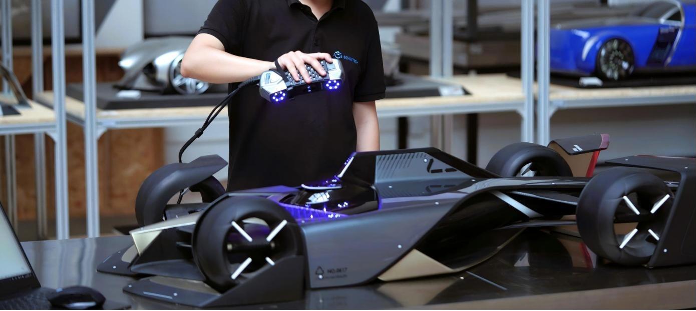 ScanTech SIMSCAN 22 手持式雷射 3D 掃描器掃描車體模型
