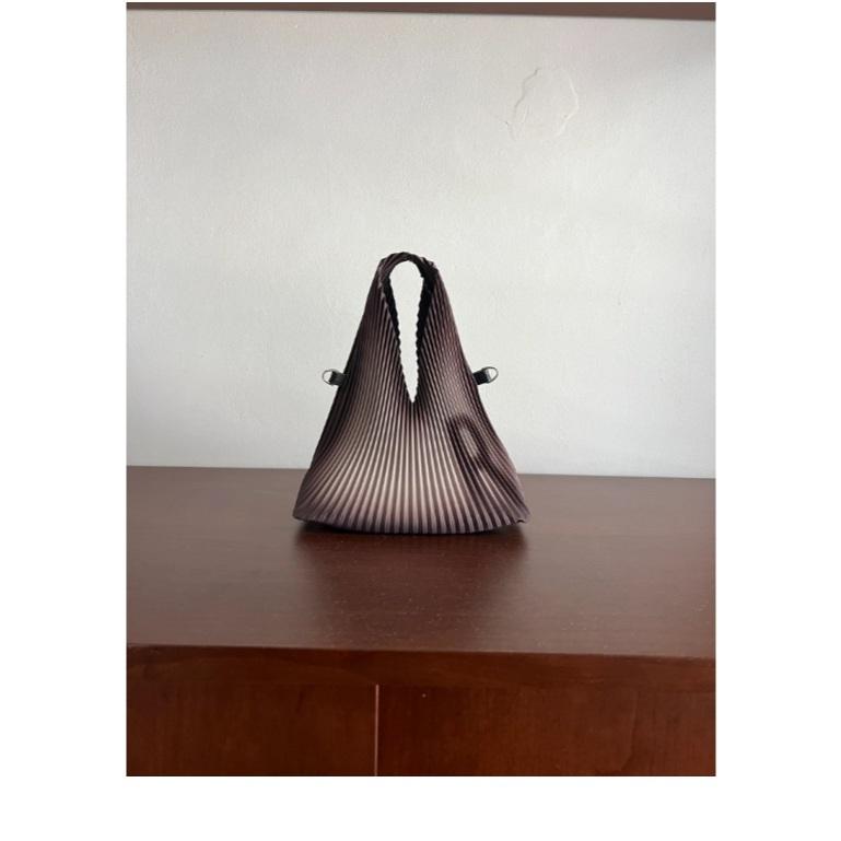 預購!!【repleat】漸層肩背打摺包 petite ☆泰國設計師☆