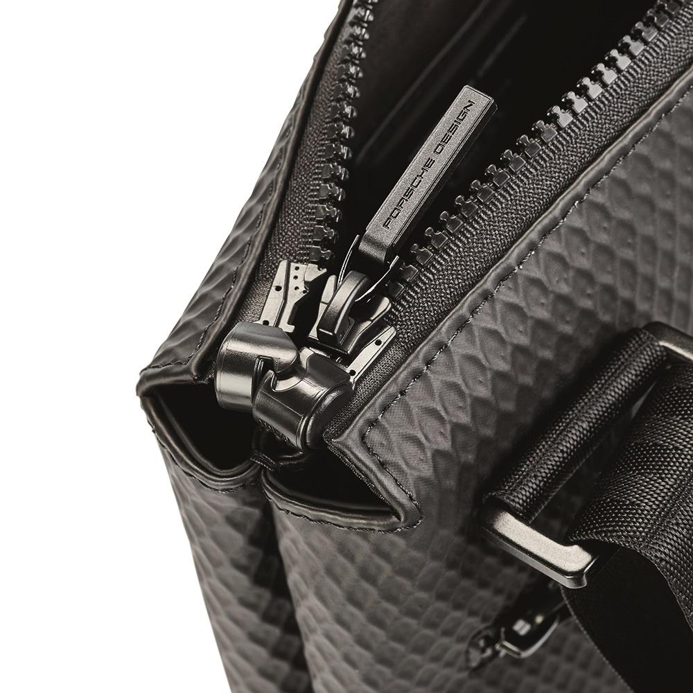 【Porsche Design 保時捷】限量3折 德國頂級肩背包斜背包 全新專櫃展示品(黑色 OSU01536)