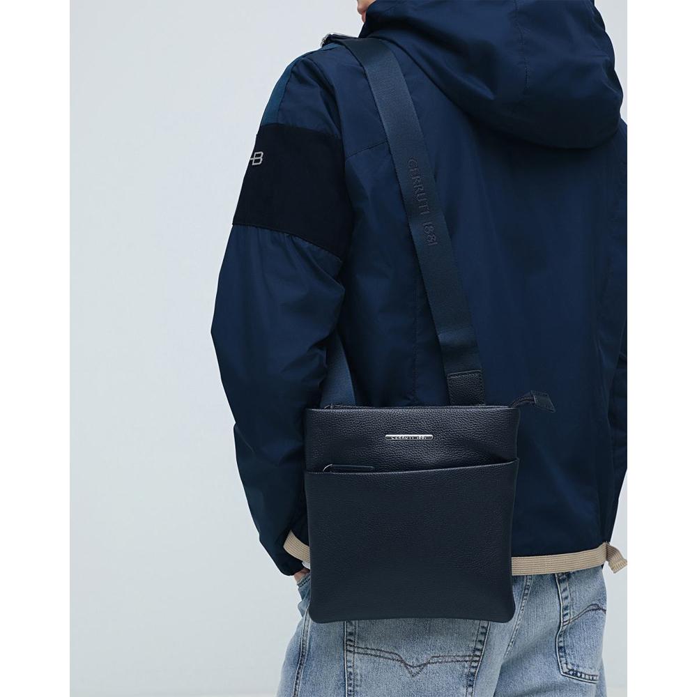 【Cerruti 1881】限量2折 義大利頂級小牛皮側背包肩背包 全新專櫃展示品 (深藍色 CEBO06023M)
