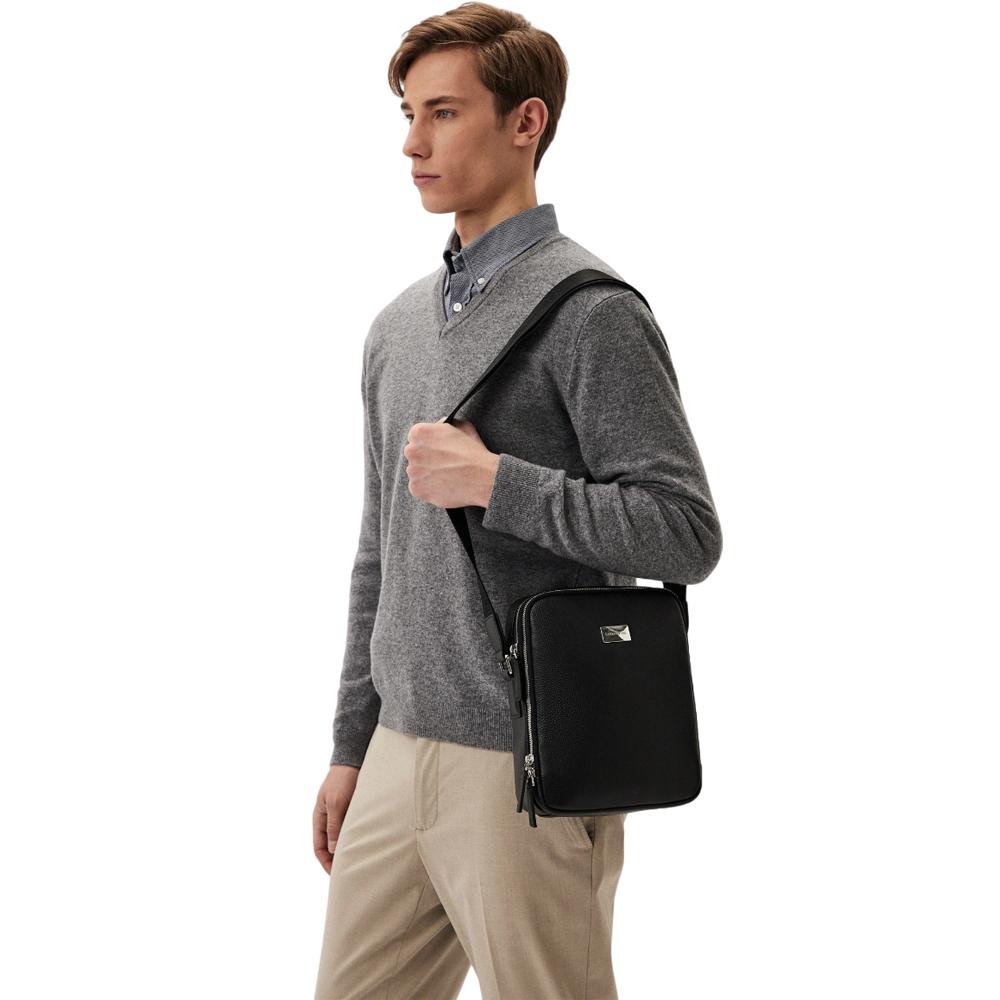 【Cerruti 1881】限量2折 義大利頂級小牛皮側背包肩背包 全新專櫃展示品 (黑色 CEBO06587M)