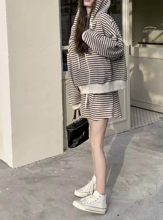 條紋連帽套裝
