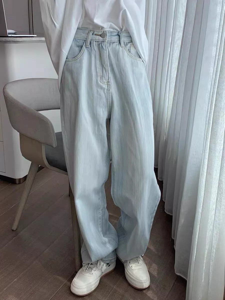 淺刷色牛仔直筒褲