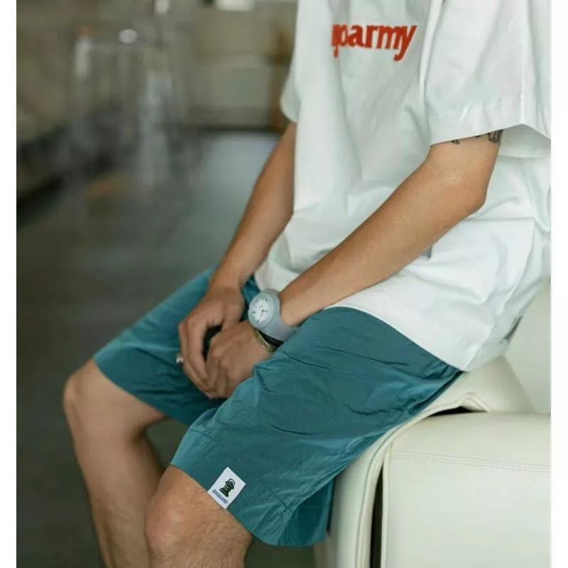 金屬色輕薄速乾短褲