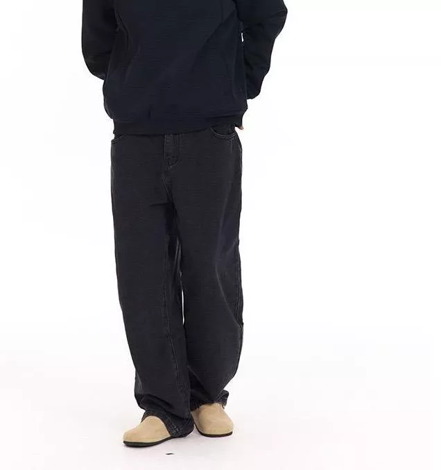 水洗廓形黑色牛仔褲