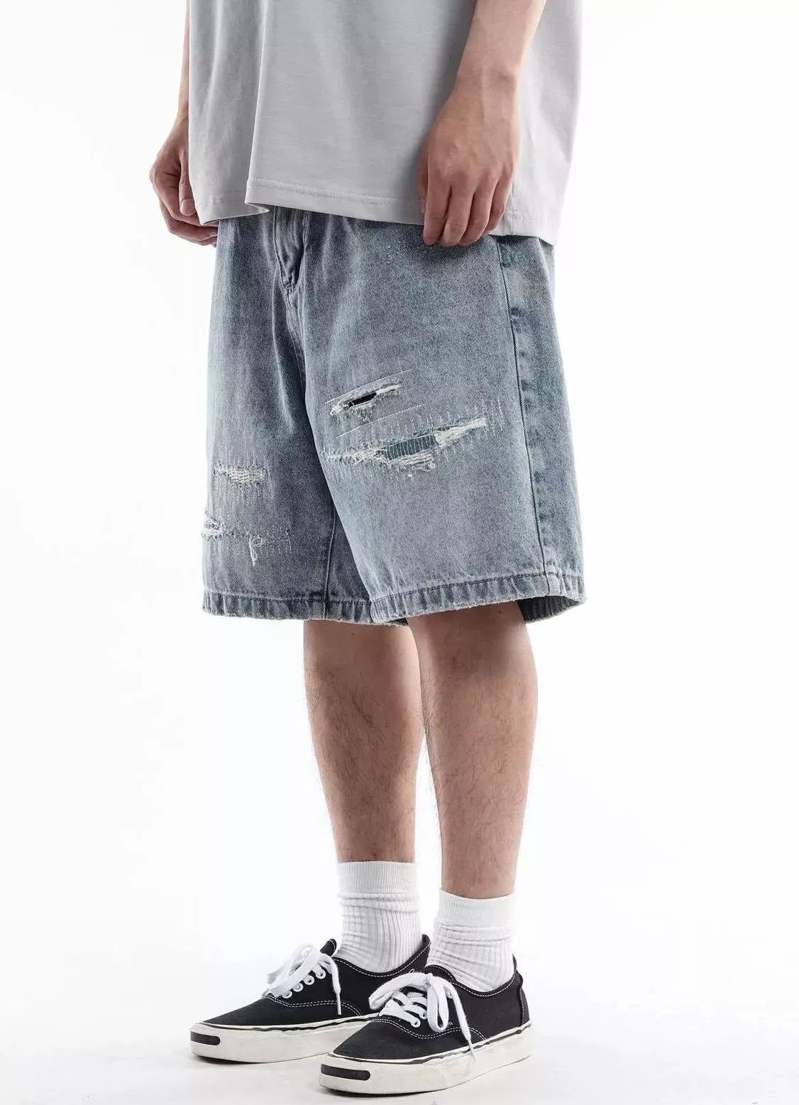 淺色水洗破壞牛仔短褲