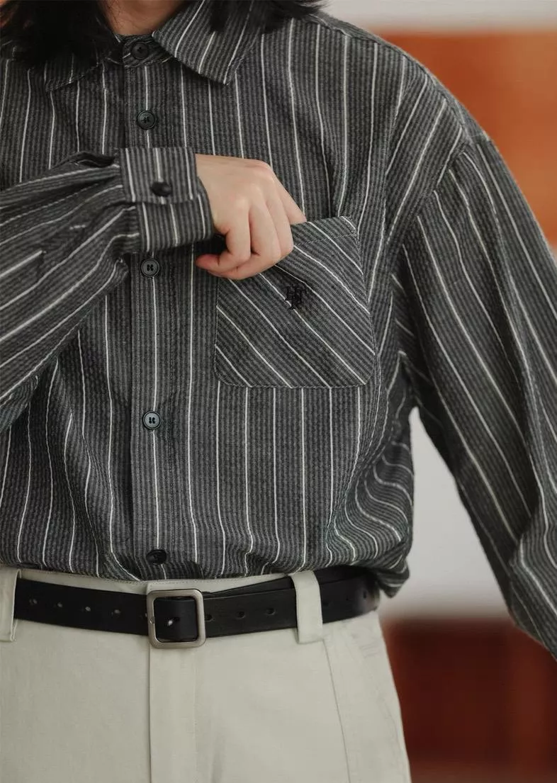 秋季灰色條紋襯衫