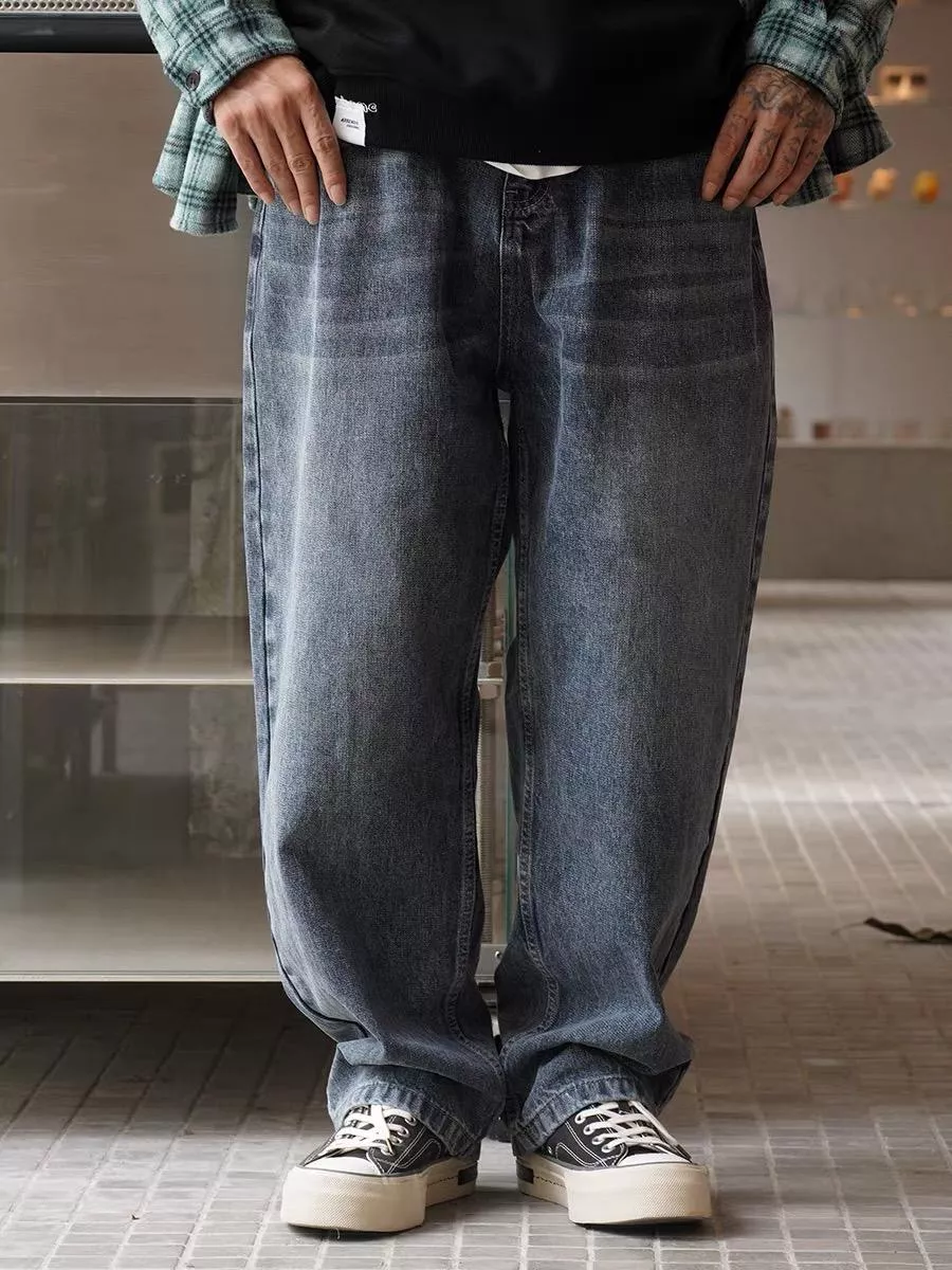 水洗寬鬆直筒牛仔褲