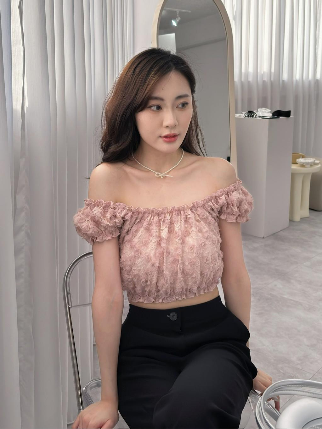 CLMA♡｜🇰🇷Korea  Rose garden 玫瑰花瓣鬆緊蕾絲上衣 - 白/粉