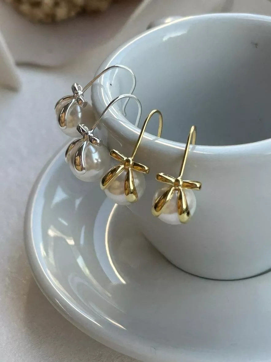 CLMA♡｜🇰🇷 Korea  Serendipity 蝴蝶結大珍珠勾式耳環 - 銀/金