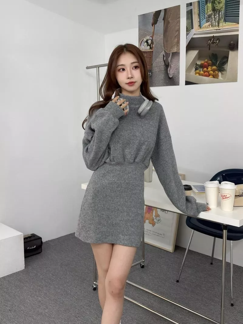 CLMA♡｜🇰🇷Korea 岩之花 | 半高領短絨縮腰連身裙OPS