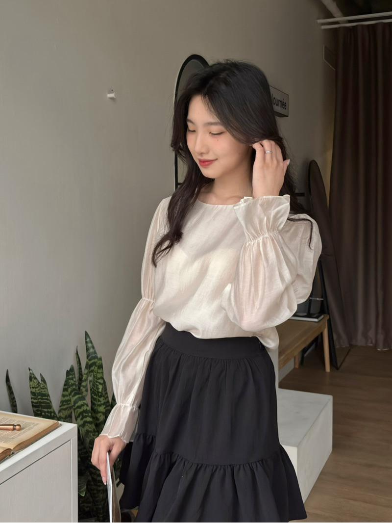 CLMA♡｜🇰🇷Korea 高級感後綁帶澎袖光澤上衣