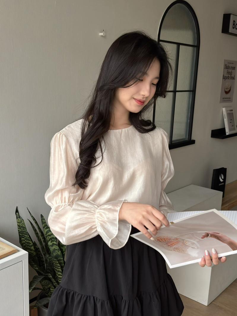 CLMA♡｜🇰🇷Korea 高級感後綁帶澎袖光澤上衣