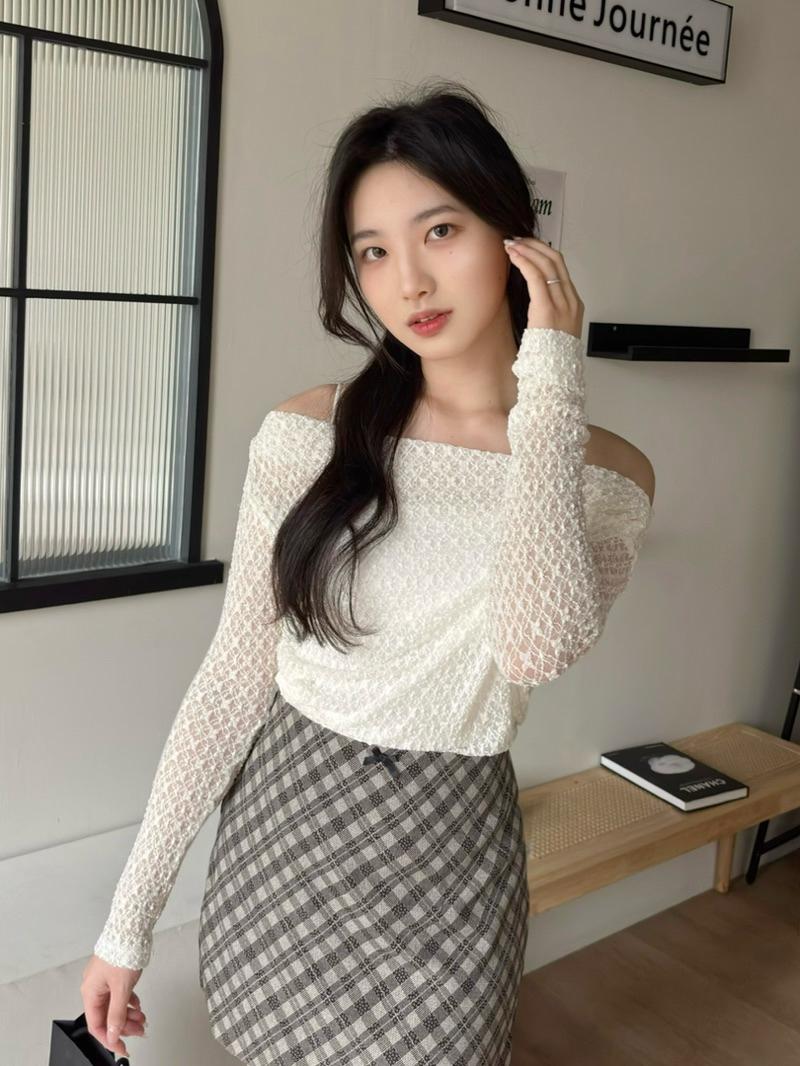 CLMA♡｜🇰🇷Korea 透膚彈力軟蕾絲一字領上衣