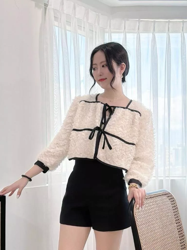 CLMA♡｜🇰🇷Korea 女神維納斯  優雅花瓣雙打結滾邊外套