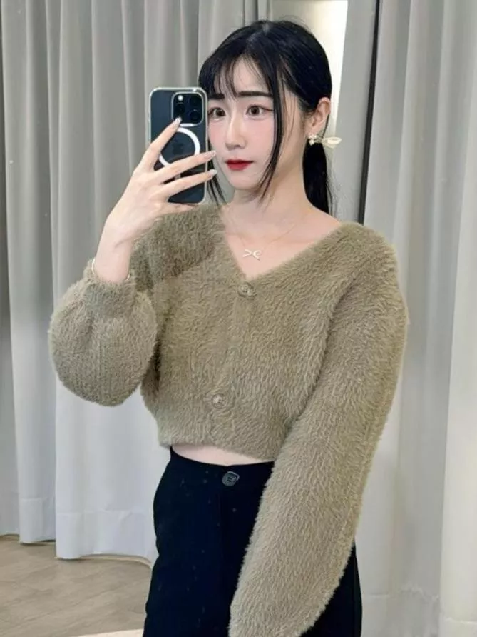 CLMA♡｜🇰🇷 Korea 暖冬予你  超親膚水貂毛厚實雙釦上衣 - 兩色